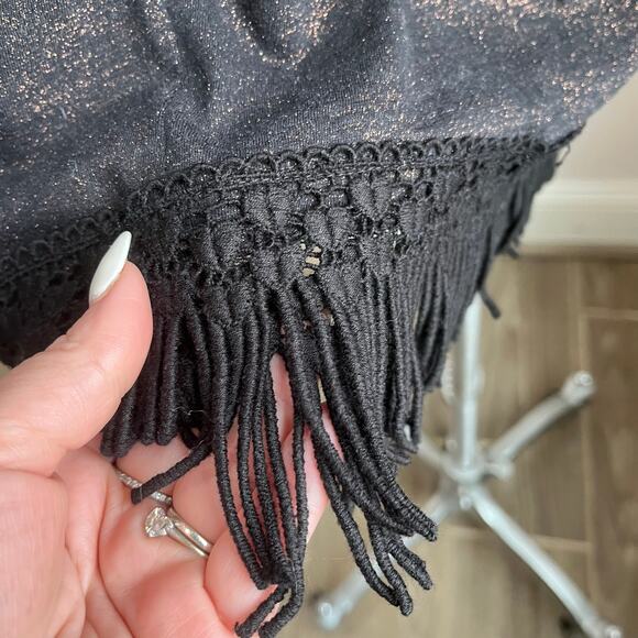 White House Black Market Black & Gold Fringe Boho V Neck Blouse NWT Sz L/XL - Picture 5 of 8